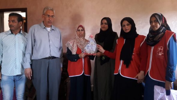 خانيونس : «لجان العمل النسائي» ينظم زيارة لمنزل الطالبة المتفوقة أنوار ابو عمرة