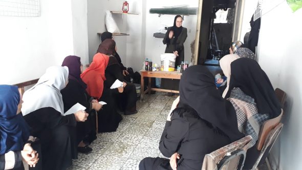 «لجان العمل النسائي» يختتم دورة صناعة المنظفات بمحافظة غرب غزة