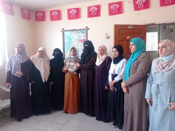 “العمل النسائي” بالديمقراطية يستقبل نظيره من “العمل النسائي” بحركة حماس